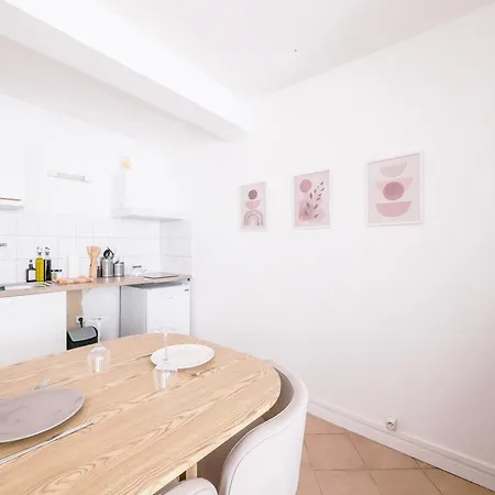 Le Cazotte - Downtown Apartment